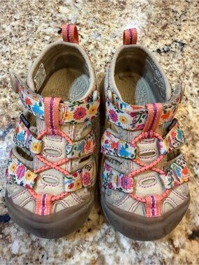 Keen Newport H2 floral toddler sandals